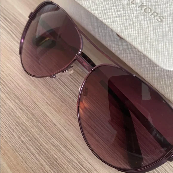 Michael Kors Chelsea Sunglasses with case - Color Plum MICHAEL KORS Sunglasses CHELSEA MK 5004 11588H Plum Violet w  main image 4